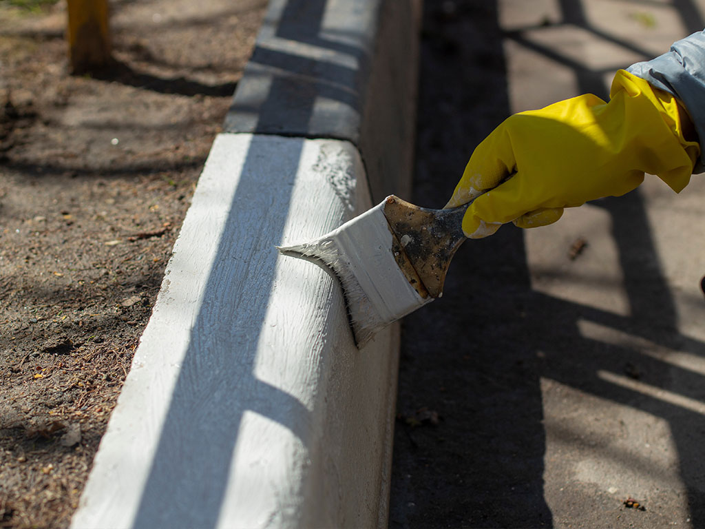 Curb painting service
